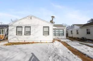 2240 W Lawn Ave, Milwaukee, WI 53209 - Photo 1