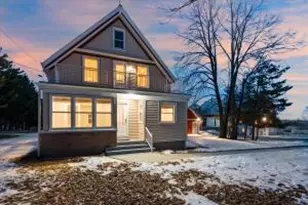 1050-1052 Arrowhead Rd, Grafton, WI 53024 - Photo 1