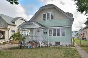 2148 S 33rd St, Milwaukee, WI 53215 - Photo 1