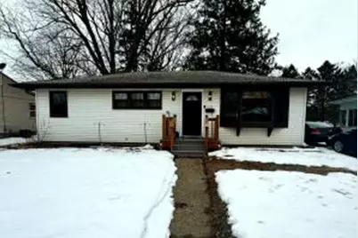 1125 E Wisconsin St, Delavan, WI 53115 - Photo 1
