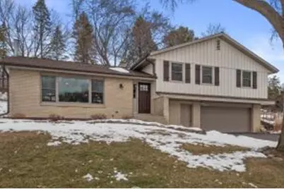 N2W27474  Arrowhead Trl, Pewaukee, WI 53188 - Photo 1