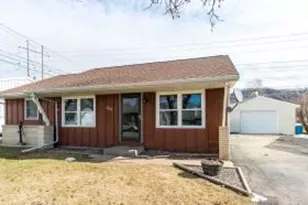 3009 31st St, La Crosse, WI 54601 - Photo 1