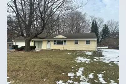 5235 S Oakridge Dr, New Berlin, WI 53146 - Photo 1