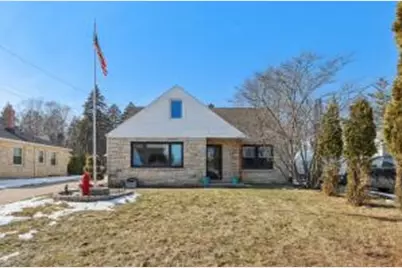 233 N Dries St, Saukville, WI 53080 - Photo 1