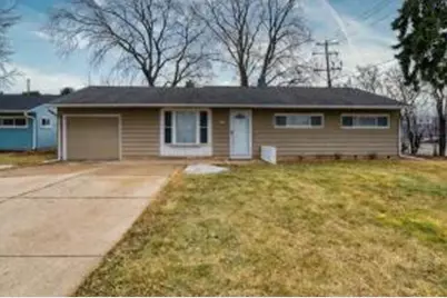 405 W Sugar Ln, Glendale, WI 53217 - Photo 1