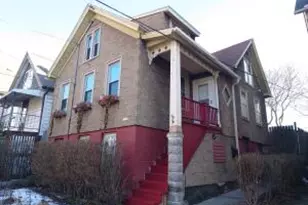 1227 E Kane Pl, Milwaukee, WI 53202 - Photo 1