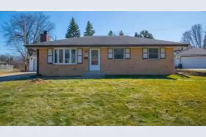 N86W18105  Summit Dr, Menomonee Falls, WI 53051 - Photo 1