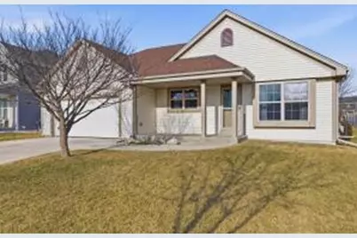114  Rushmore Ln, Hartford, WI 53027 - Photo 1