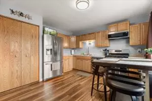 W163N11527 Windsor Ct, Germantown, WI 53022 - Photo 1