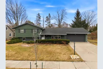 N75W7085  Linden St, Cedarburg, WI 53012 - Photo 1