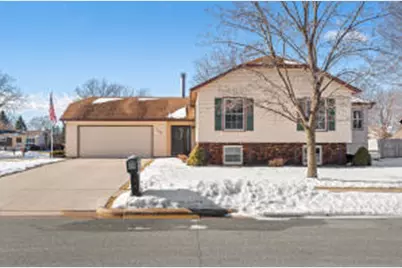 703  Hanson Ct, Onalaska, WI 54650 - Photo 1