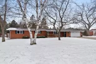 2124 S 23rd St, Manitowoc, WI 54220 - Photo 1