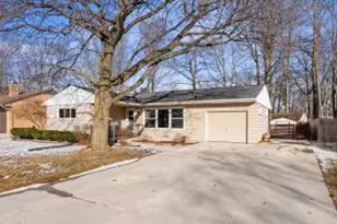 1433 N 23rd St, Manitowoc, WI 54220 - Photo 1