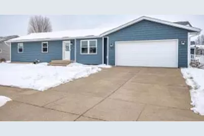 304  Heather Pl, Holmen, WI 54636 - Photo 1