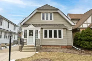 5842 N Bay Ridge Ave, Whitefish Bay, WI 53217 - Photo 1