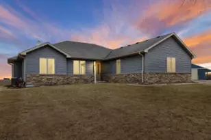 2811 59th Dr, Racine, WI 53182 - Photo 1