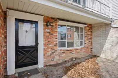 5075 W Colonial Ct, Greenfield, WI 53220 - Photo 1