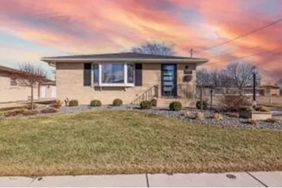 2219  17th Ave, Kenosha, WI 53140 - Photo 1