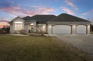 439 92nd St, Racine, WI 53126 - Photo 1