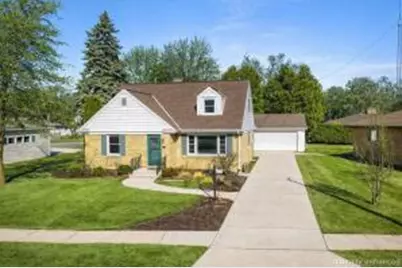 2014  Markham St, Manitowoc, WI 54220 - Photo 1