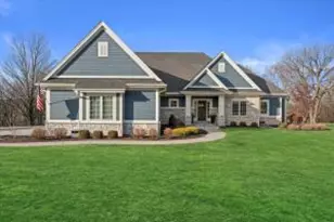 17860 Greenbrier Dr, Brookfield, WI 53045 - Photo 1