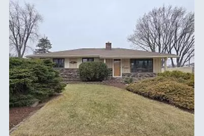 W147N8355  Manchester Dr, Menomonee Falls, WI 53051 - Photo 1
