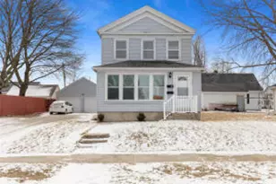 1809 Madison St, Manitowoc, WI 54220 - Photo 1