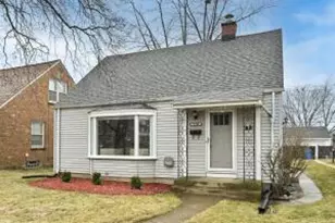 5249 N Bay Ridge Ave, Whitefish Bay, WI 53217 - Photo 1