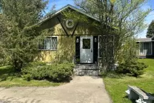 8045 W Lakeshore Dr, Burlington, WI 53105 - Photo 1