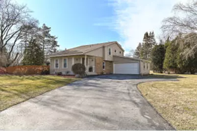 11249 N Oriole Ln, Mequon, WI 53092 - Photo 1