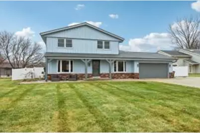 N28W22131  Indianwood Ct, Pewaukee, WI 53186 - Photo 1