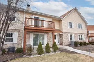 10625 N Ivy Ct, Mequon, WI 53092 - Photo 1