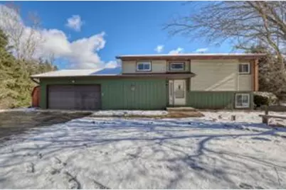 S94W35101  Crestfield Ct, Eagle, WI 53119 - Photo 1