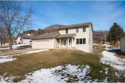 348  Regent Dr, La Crescent, MN 55947 - Photo 1