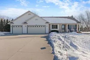 5311 Heatherfield Ct, Sheboygan, WI 53083 - Photo 1