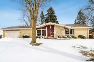 3254 S 121st St, West Allis, WI 53227 - Photo 1