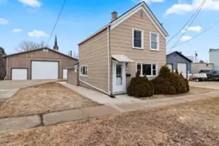 1010 Hamilton St, Manitowoc, WI 54220 - Photo 1