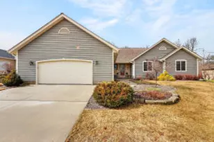 2520 Skyline Dr, West Bend, WI 53090 - Photo 1