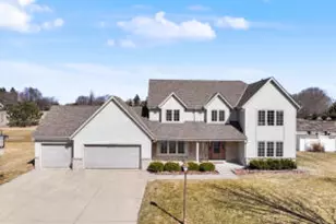 W172N10156 Woodbridge Ln, Germantown, WI 53022 - Photo 1