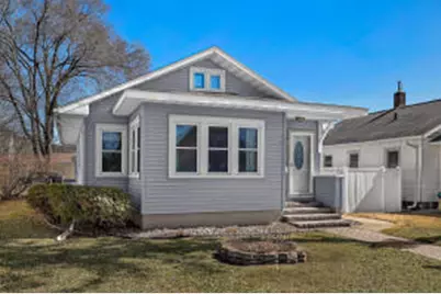 325  23rd St, La Crosse, WI 54601 - Photo 1