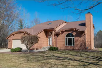 10510 N Stratford Pl, Mequon, WI 53092 - Photo 1