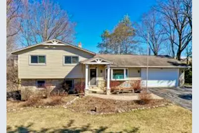 W189N5050  Crest View Ter, Menomonee Falls, WI 53051 - Photo 1