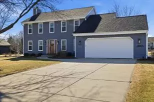 W141N10625 Wooded Hills Dr, Germantown, WI 53022 - Photo 1