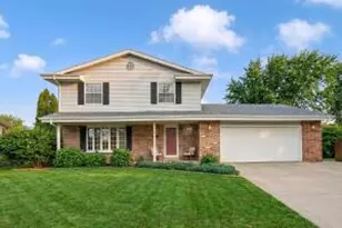 8465 S Heritage Ct, Oak Creek, WI 53154 - Photo 1