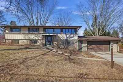 255  Hilldale Dr, Hartford, WI 53027 - Photo 1