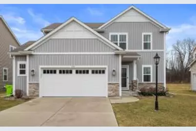 544  Wild Oak Rd, Hartland, WI 53029 - Photo 1