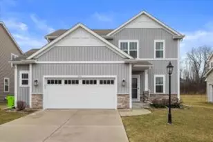 544 Wild Oak Rd, Hartland, WI 53029 - Photo 1