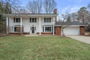 8710 W Hawthorne Ln, Franklin, WI 53132 - Photo 1