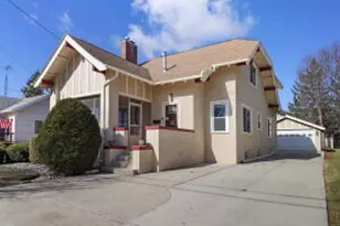 125 Kendall St, Burlington, WI 53105 - Photo 1