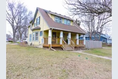 516  Riverside Dr, Fort Atkinson, WI 53538 - Photo 1
